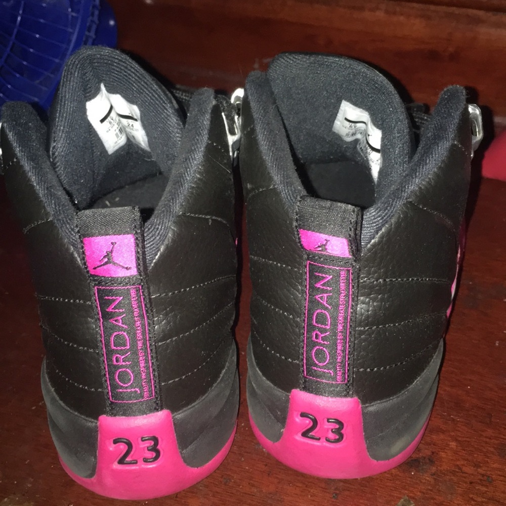 pink/black jordan 12s - Picture 4 of 5